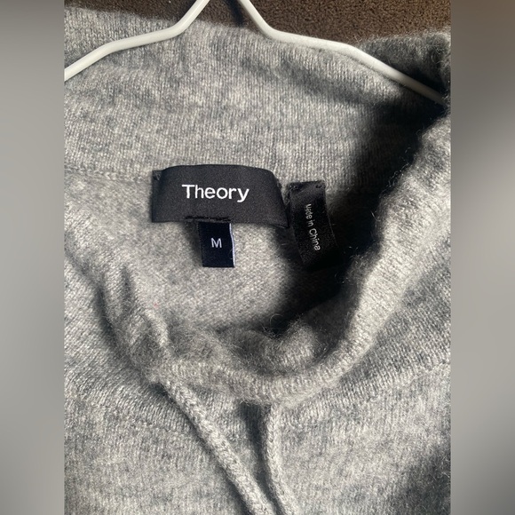 Theory 100% cashmere gray sweater - Picture 6 of 12